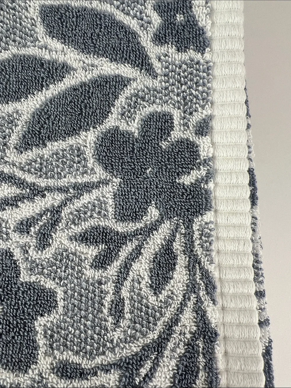 Mi Casa es Tu Casa Bath Towels Blue White Floral Print Cotton Portugal 2 Pc  NWT
